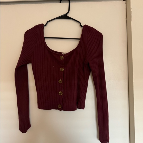 Red long sleeve top in great condition - Picture 3 of 3